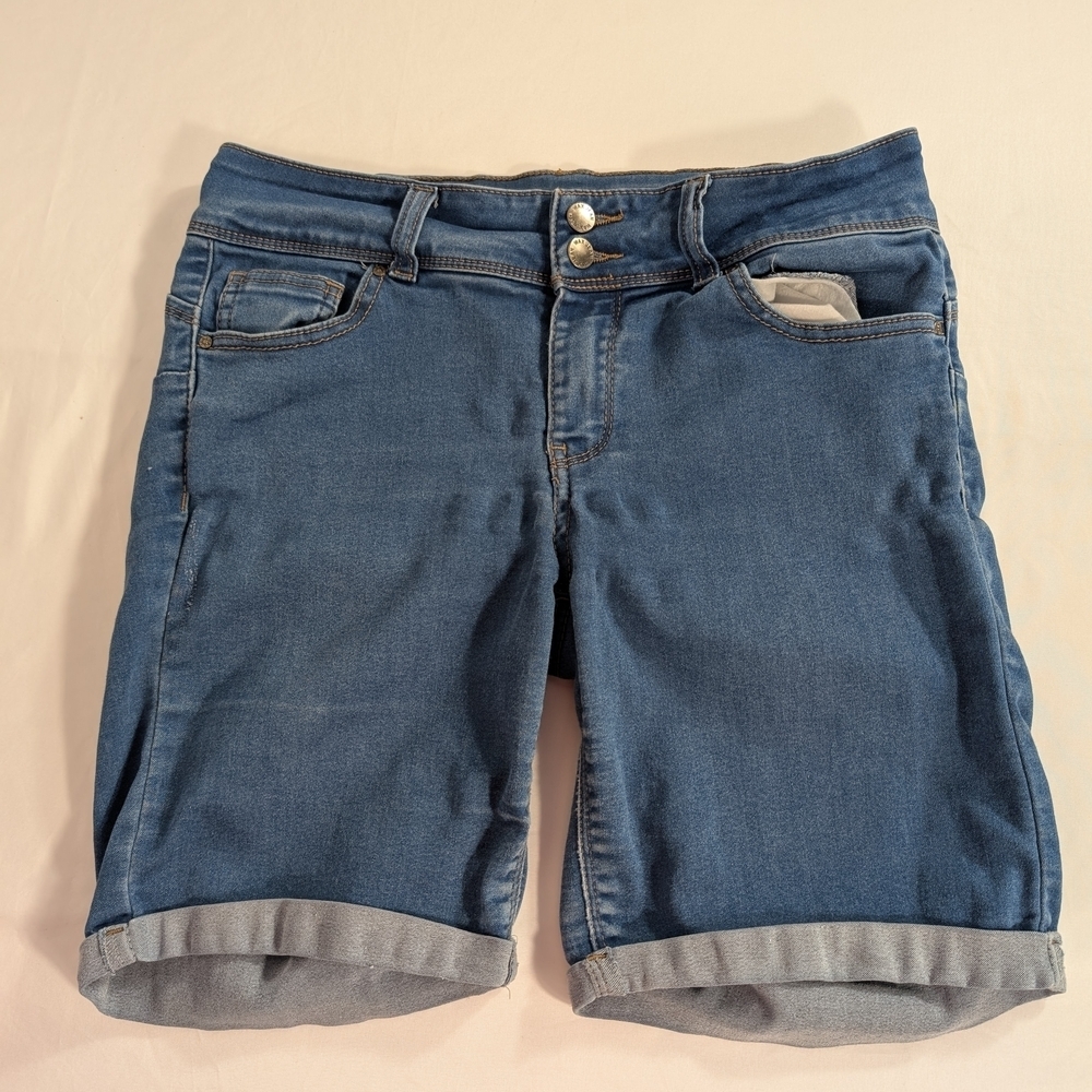 Wax Jean Classic Blue Jean Bermuda Streched Shorts Size Medium